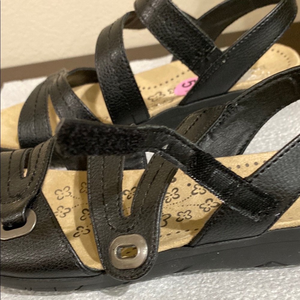 BareTraps Jagger Sandals - Picture 3 of 4